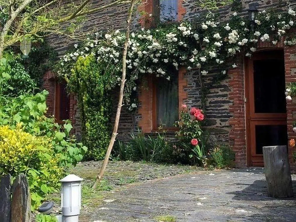 Guest house L'Hot'Berge Hotel La Chapelle-de-Brain