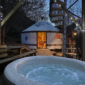 https://yourtes-de-barousse-chambres-dhotes.midi-pyreneeshotels.com
